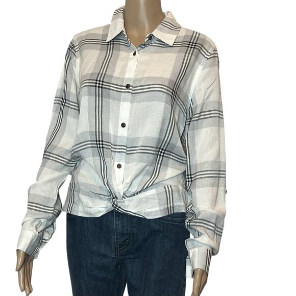 Pink Rose Tops - Pink Rose Vintage Women’s Top Plaid Button Front Medium Gray Blouse Long Sleeves